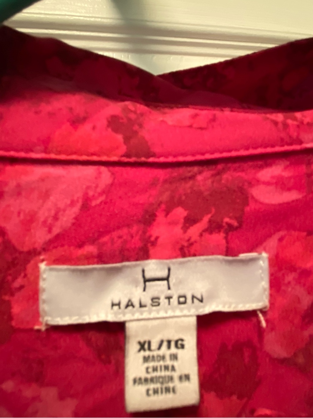 Halston Women’s Pink Abstract Floral Button Down Blouse Asymmetrical Hem XL - Picture 2 of 15